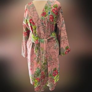 Anrhropologie Plum Pretty Sugar kimono robe - small